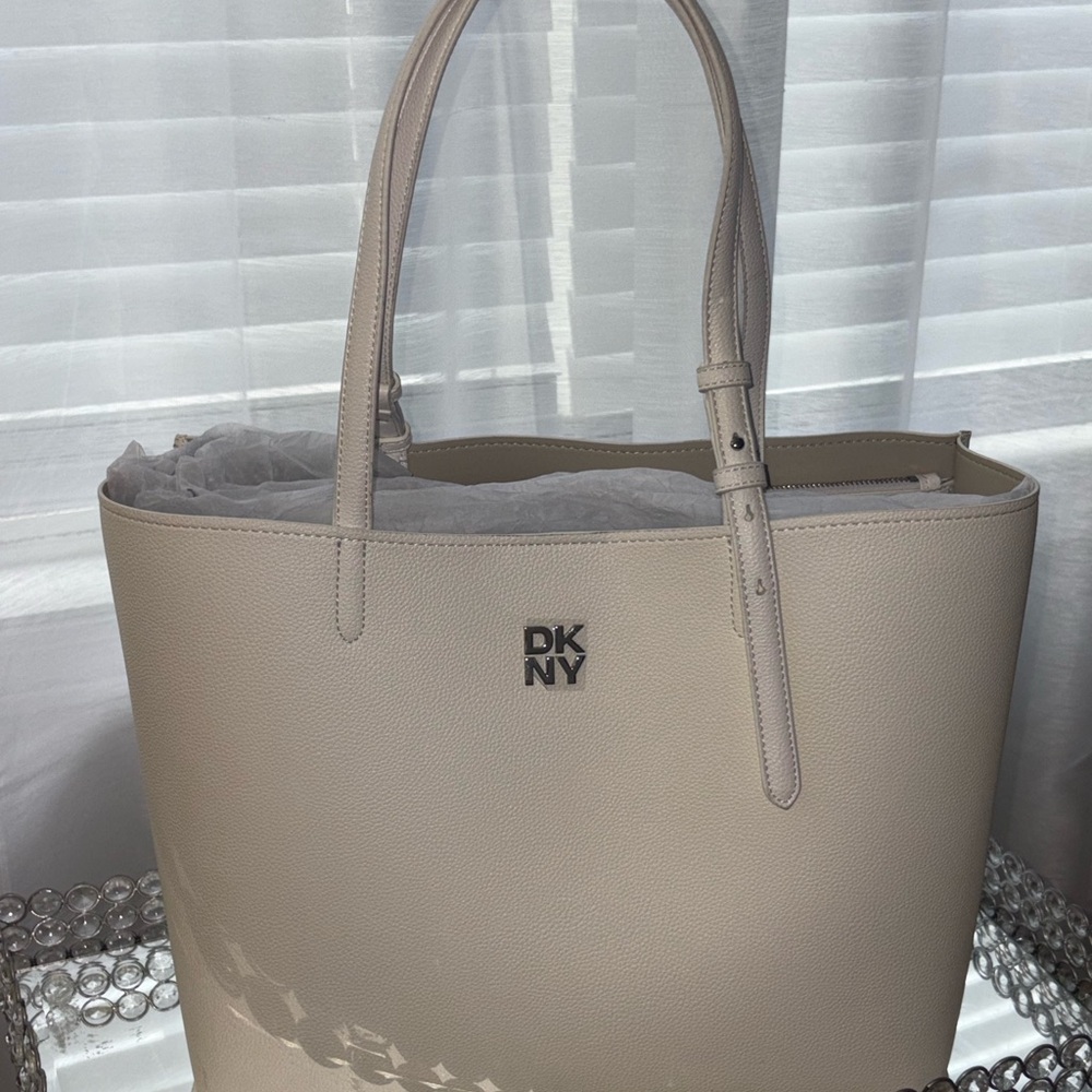 Purity🤍Tote 👜 - Picture 5 of 6